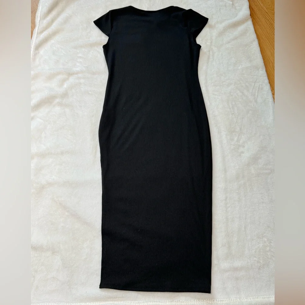 Forever 21 Size Medium Black Cap Sleeve Fitted Dress with High Side Slit  NEW! - Picture 7 of 10